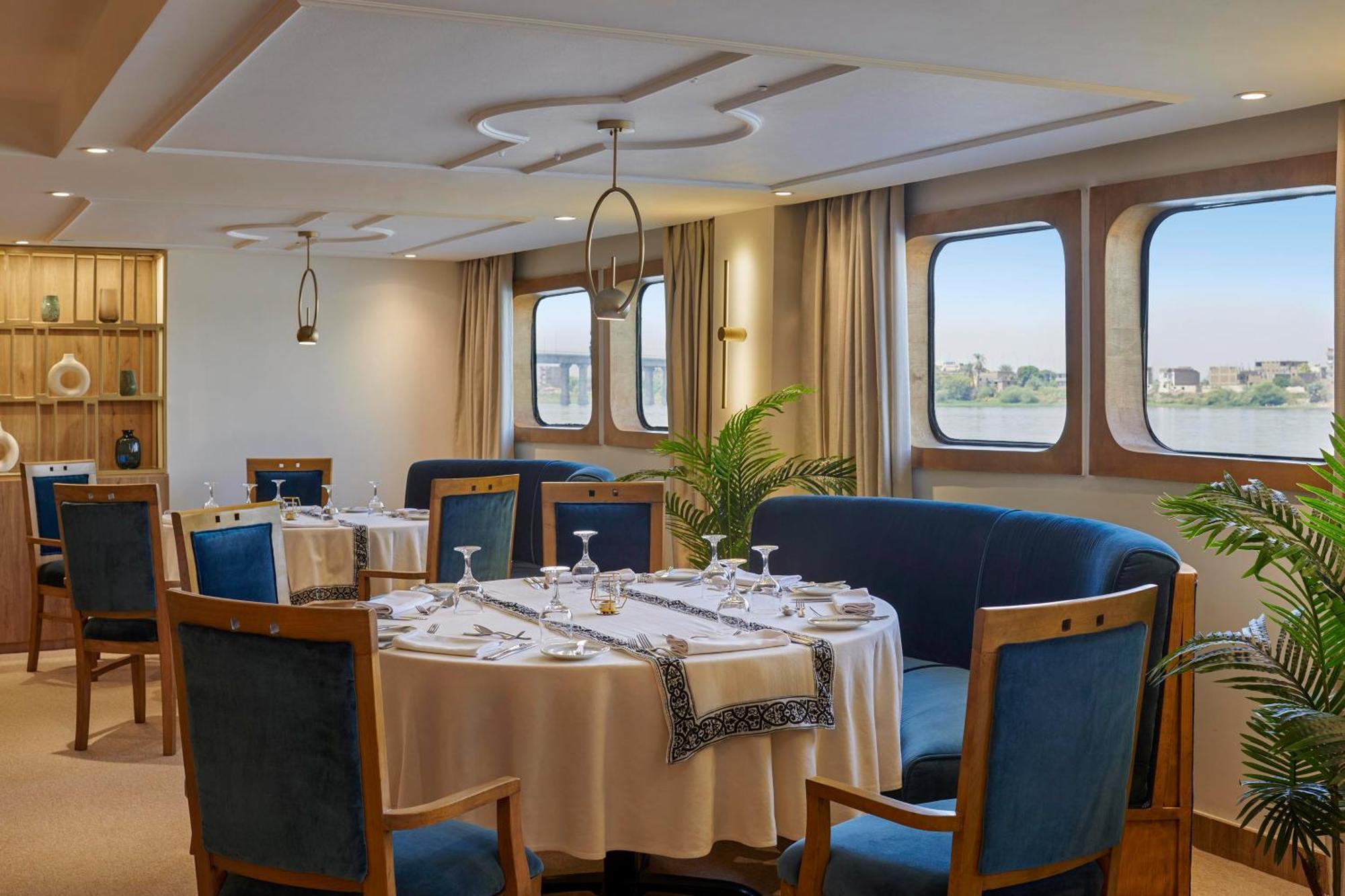 Moevenpick Royal Lotus Nile Cruise, Every Monday Four Nights From Luxor, Every Friday Three Nights From Aswan - Including Excursions & Sightseeing エクステリア 写真